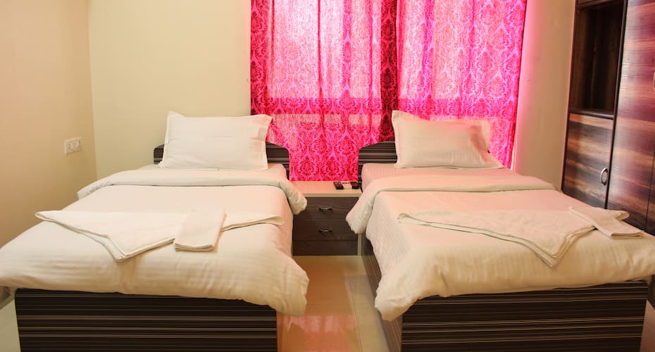 Standard Vista Service Apartment (Powai) Nr D-Mart, Mumbai 5